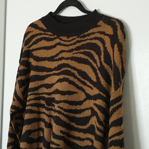 Apt 9 animal print sweater - Picture 4 of 4